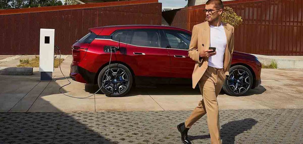 come-caricare-un-auto-elettrica-bmw