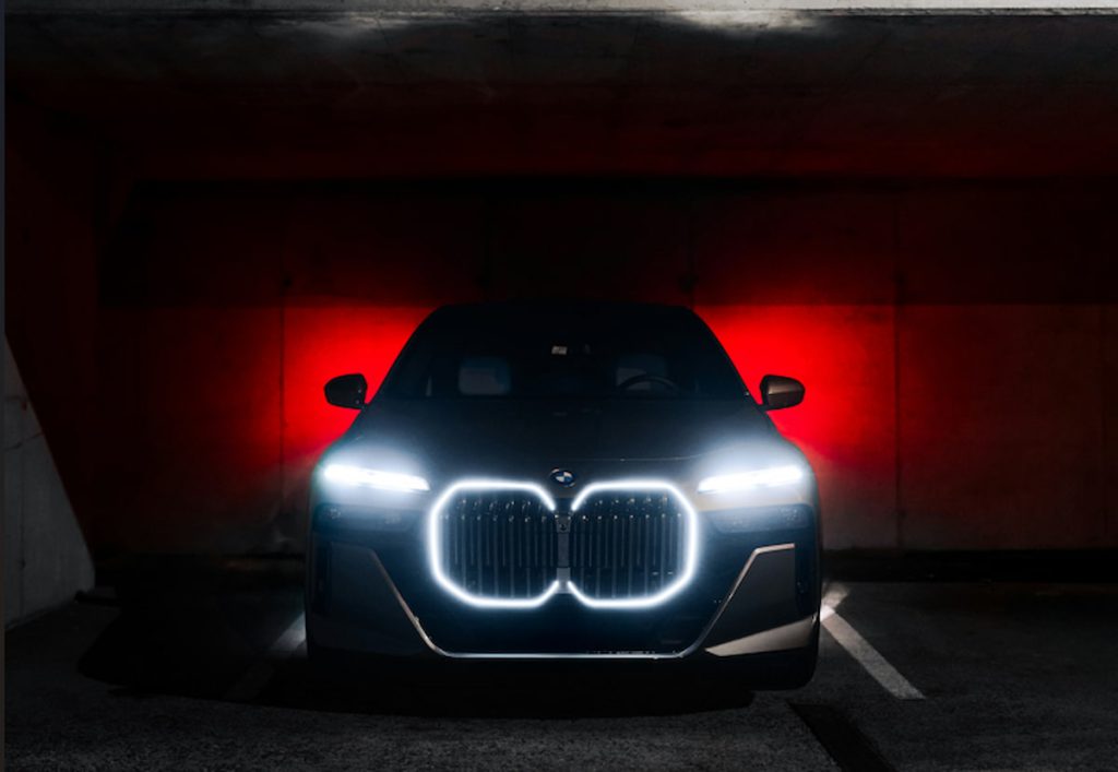 bmw-iconic-glow