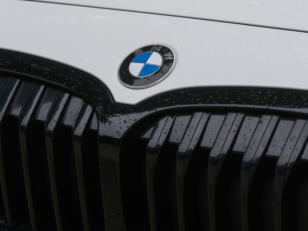 bmw-iconicglow